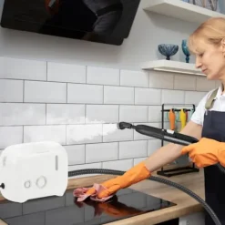 COSTWAY Ångtvättar-Ångtvätt för vägglöss 1600W -180℃-3 Bar-Reservoir 1L-Förvärmning på 15s-Justerbar Intensitet-12 Tillbehör-Vit