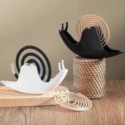 DAO Skadedjur & Insekter-Snigel Myggspiralhållare Järn Metall Brandsäker Rökelsebrännare Fäste, Myggspiralhållare Spiralställ för Hemmakontorsinredning (Vit) db