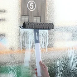 Northix Fönsterrengöring-Städskrapa med Inbyggd Sprayflaska - Grå