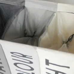 B2X Tvättillbehör-Stilren 3-delad Tvättkorg: Modern Design, Sortera & Förvara